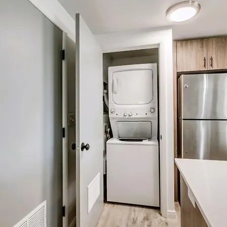 Convenient 2Br Apt With Parking Near Downtown Slc